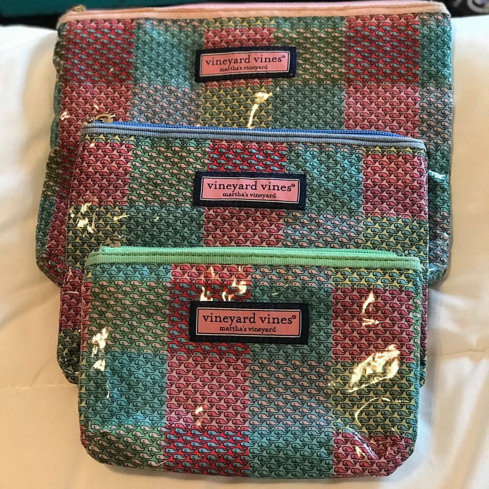 Vineyard Vines pouch
